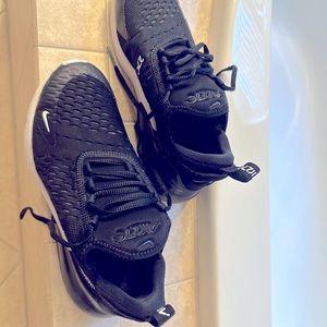 Nike Kids' Grade School Air Max 270 Shoes Used